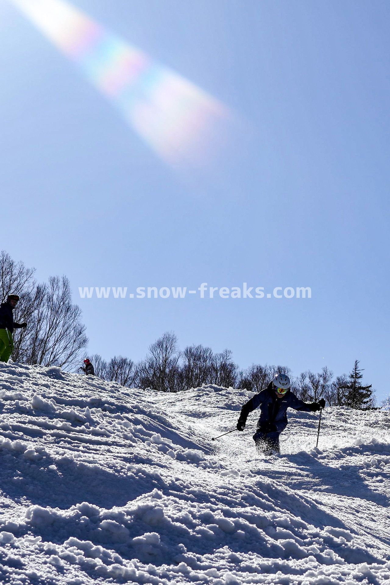 札幌国際スキー場 Mt.石井スポーツ ISHII SKI ACADEMY 校長・斉藤人之さんによる『斉藤塾』開講。本日のテーマは、「春雪！コブからスキーのたわみを楽しむ！！」(^^)v